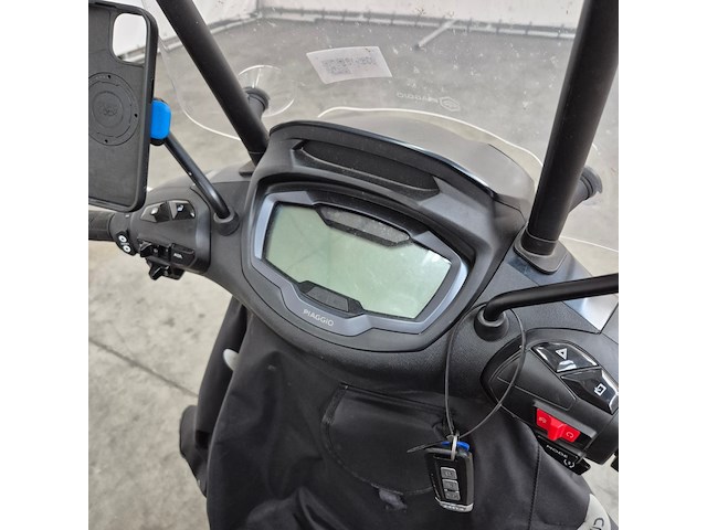 Motorscooter, piaggio, beverly 400 hpe, 2023 - afbeelding 14 van  21