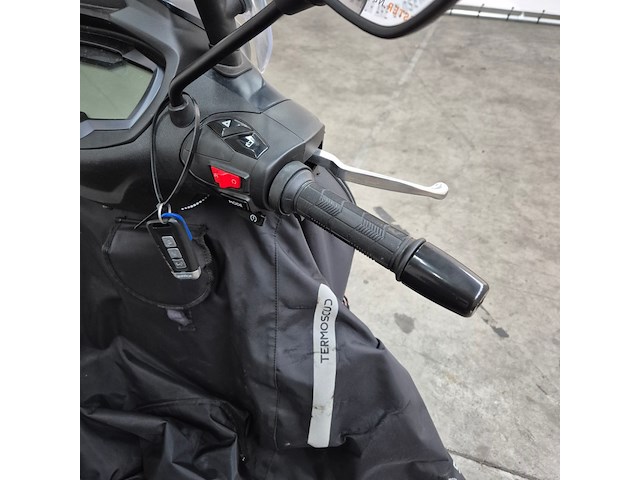 Motorscooter, piaggio, beverly 400 hpe, 2023 - afbeelding 15 van  21