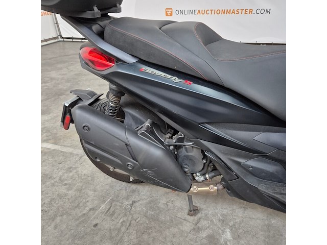 Motorscooter, piaggio, beverly 400 hpe, 2023 - afbeelding 7 van  21