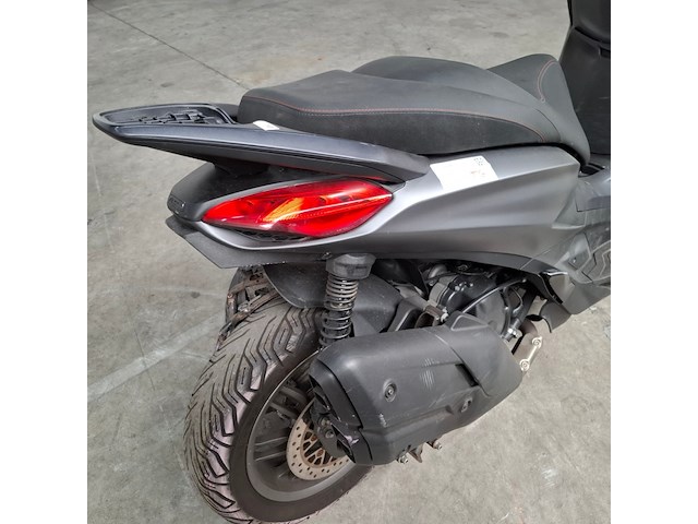 Motorscooter, piaggio, beverly 400 hpe, 2023 - afbeelding 6 van  36