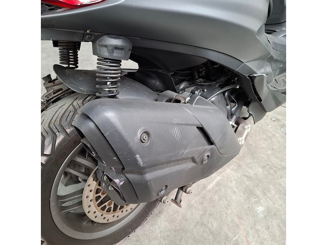 Motorscooter, piaggio, beverly 400 hpe, 2023 - afbeelding 8 van  36