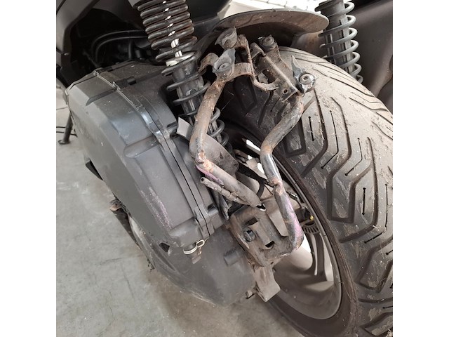 Motorscooter, piaggio, beverly 400 hpe, 2023 - afbeelding 11 van  36