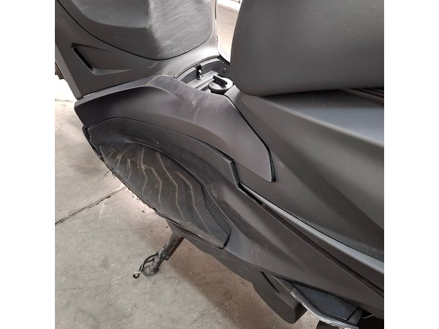 Motorscooter, piaggio, beverly 400 hpe, 2023 - afbeelding 14 van  36