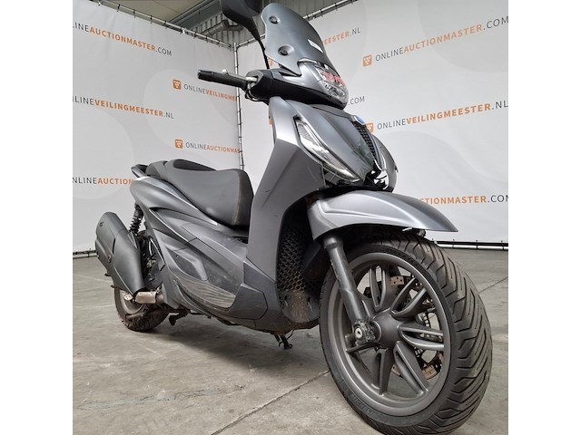 Motorscooter, piaggio, beverly 400 hpe, 2023 - afbeelding 29 van  36