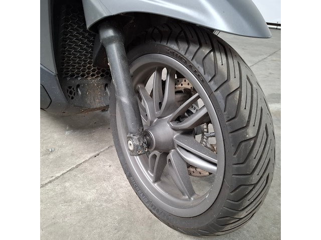 Motorscooter, piaggio, beverly 400 hpe, 2023 - afbeelding 34 van  36