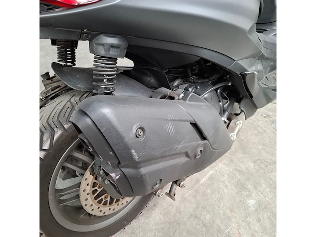 Motorscooter, piaggio, beverly 400 hpe, 2023 - afbeelding 8 van  36
