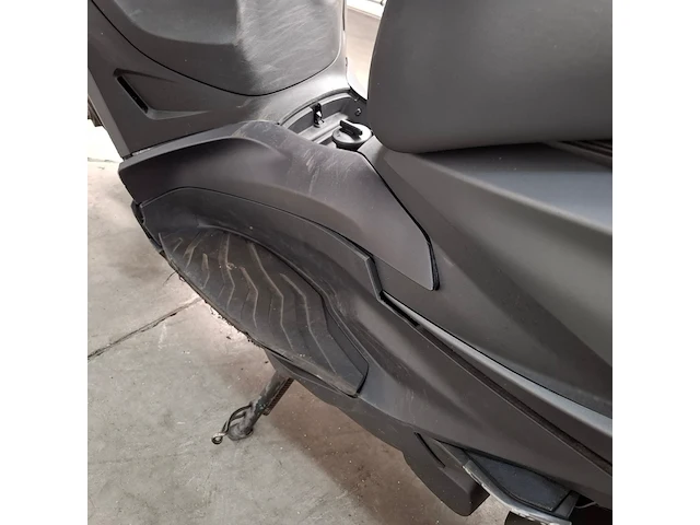 Motorscooter, piaggio, beverly 400 hpe, 2023 - afbeelding 14 van  36