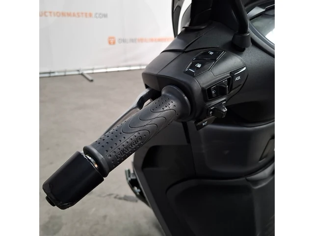 Motorscooter, piaggio, beverly 400 hpe, 2023 - afbeelding 17 van  36