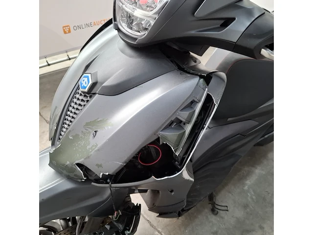Motorscooter, piaggio, beverly 400 hpe, 2023 - afbeelding 21 van  36