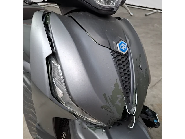 Motorscooter, piaggio, beverly 400 hpe, 2023 - afbeelding 31 van  36