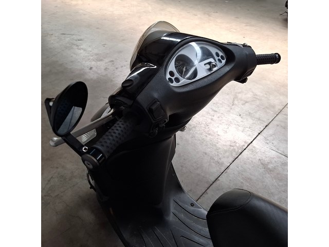 Motorscooter, piaggio, boulevard 125 - afbeelding 18 van  30