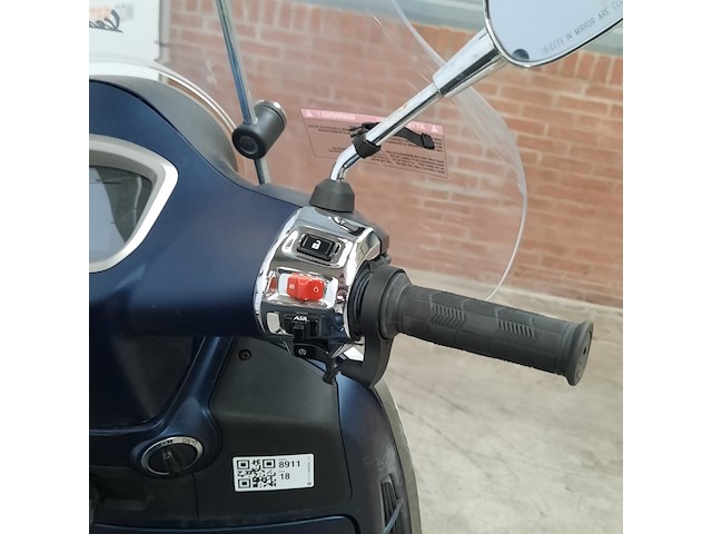 Motorscooter, piaggio, gts 300, 2023 - afbeelding 9 van  29