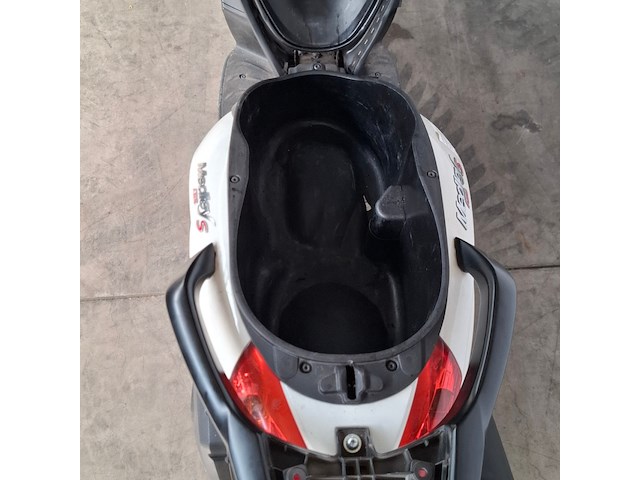 Motorscooter, piaggio, medley 125, 2022 - afbeelding 17 van  20