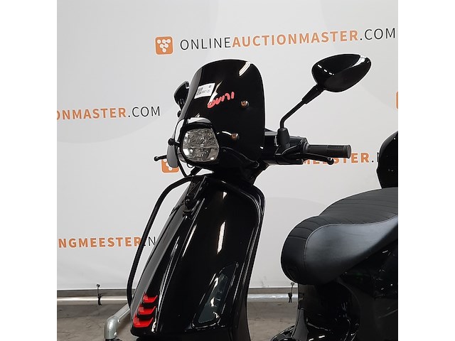 Motorscooter, piaggio, primavera 125 abs, 2019 - afbeelding 11 van  19