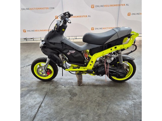 Motorscooter, piaggio, runner - afbeelding 17 van  22