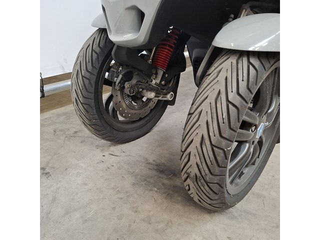 Motorscooter, piaggio, scooter - 300 mp3 hpe, 2020 - afbeelding 31 van  50