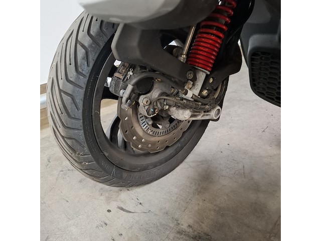 Motorscooter, piaggio, scooter - 300 mp3 hpe, 2020 - afbeelding 32 van  50