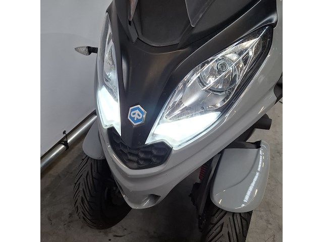 Motorscooter, piaggio, scooter - 300 mp3 hpe, 2020 - afbeelding 35 van  50