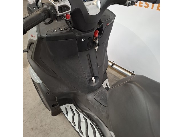 Motorscooter, piaggio, scooter - 300 mp3 hpe, 2020 - afbeelding 39 van  50