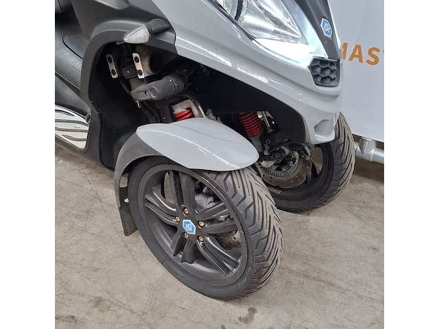 Motorscooter, piaggio, scooter - 300 mp3 hpe, 2020 - afbeelding 34 van  50