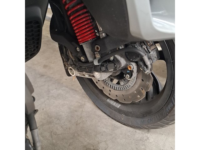 Motorscooter, piaggio, scooter - 300 mp3 hpe, 2020 - afbeelding 47 van  50