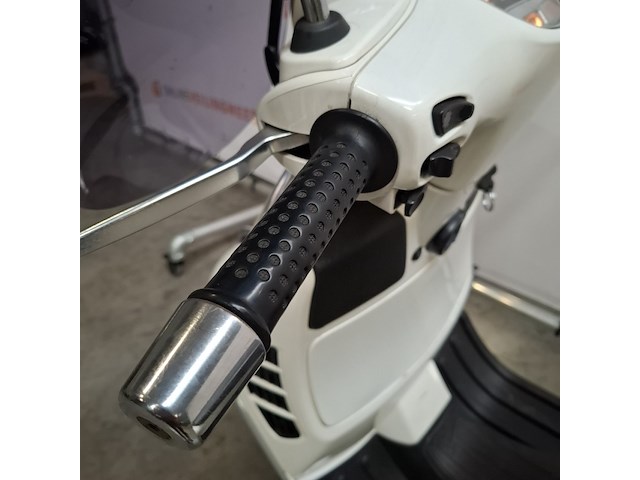 Motorscooter, piaggio, scooter gts 300 i.e. super, 2010 - afbeelding 18 van  31