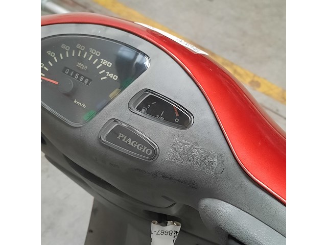 Motorscooter, piaggio, sfera - afbeelding 10 van  24