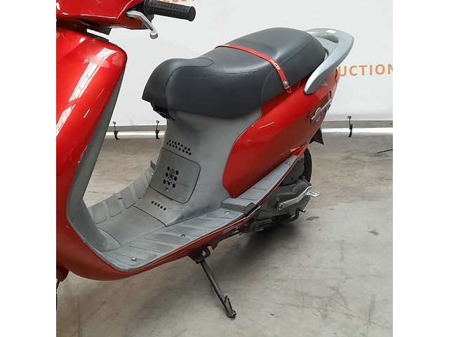 Motorscooter, piaggio, sfera - afbeelding 13 van  24