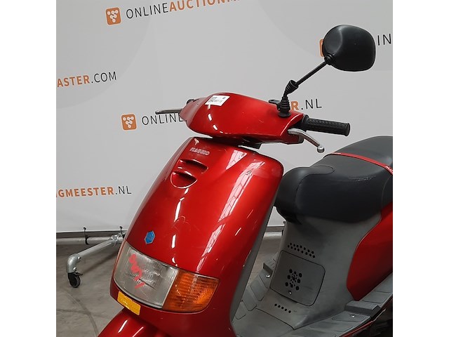 Motorscooter, piaggio, sfera - afbeelding 15 van  24