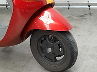 Motorscooter, piaggio, sfera - afbeelding 22 van  24