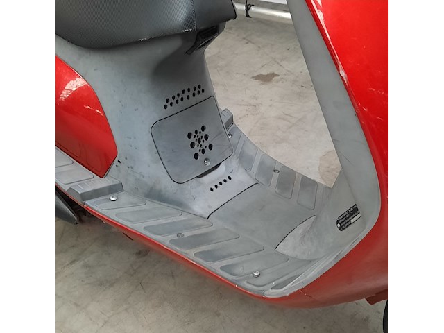 Motorscooter, piaggio, sfera - afbeelding 23 van  24