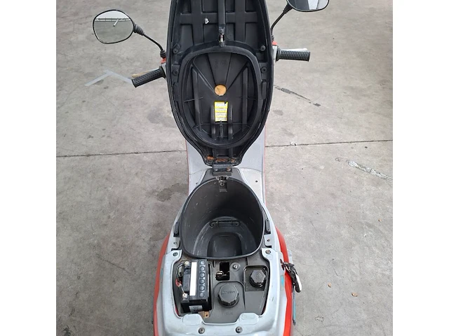 Motorscooter, piaggio, skipper 125 - afbeelding 9 van  18
