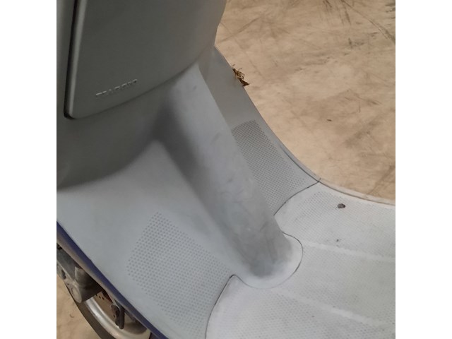 Motorscooter, piaggio, skipper - afbeelding 9 van  27