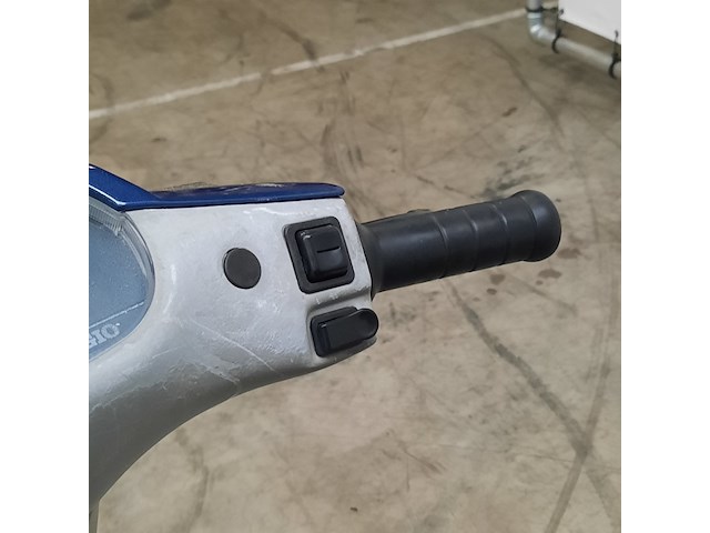 Motorscooter, piaggio, skipper - afbeelding 11 van  27