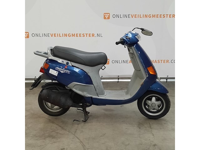 Motorscooter, piaggio, skipper - afbeelding 1 van  27