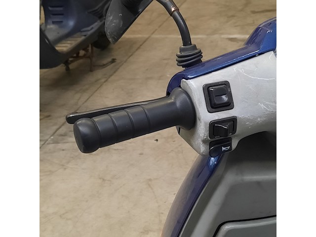 Motorscooter, piaggio, skipper - afbeelding 13 van  27