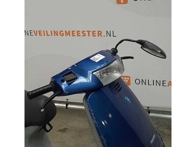 Motorscooter, piaggio, skipper - afbeelding 23 van  27