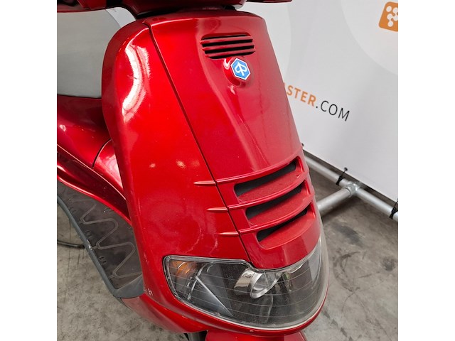 Motorscooter, piaggio, skipper - afbeelding 24 van  29