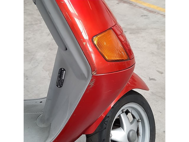 Motorscooter, piaggio, skr 125 - afbeelding 24 van  32
