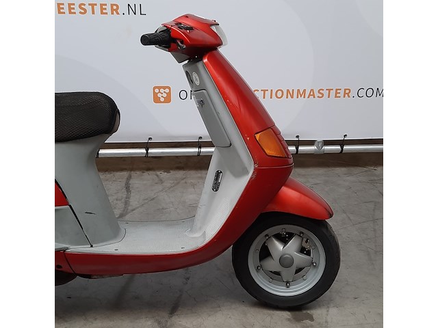 Motorscooter, piaggio, skr 125 - afbeelding 27 van  32