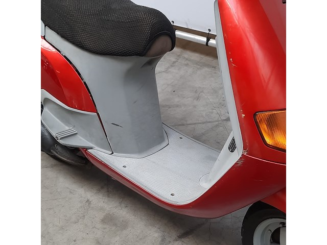 Motorscooter, piaggio, skr 125 - afbeelding 30 van  32
