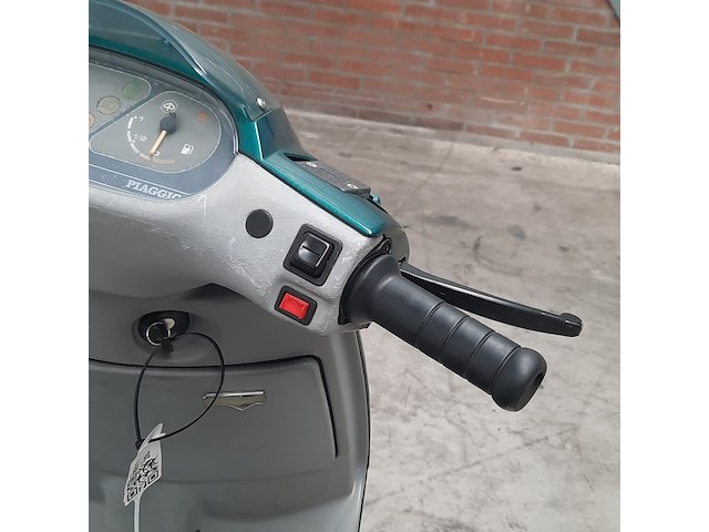 Motorscooter, piaggio, skr 125 - afbeelding 3 van  32