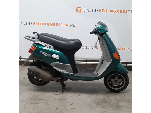 Motorscooter, piaggio, skr 125 - afbeelding 1 van  32