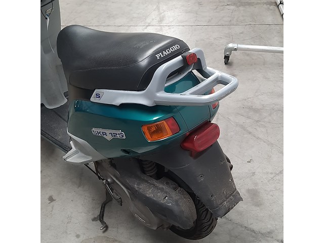 Motorscooter, piaggio, skr 125 - afbeelding 14 van  32