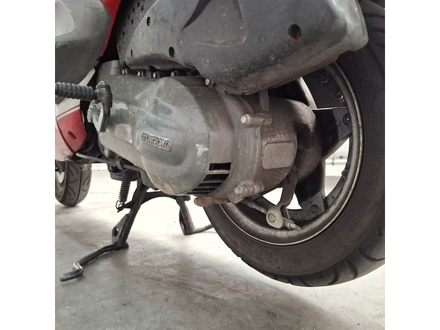 Motorscooter, piaggio, skr 125 - afbeelding 9 van  25