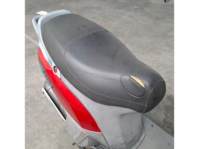 Motorscooter, piaggio, skr 125 - afbeelding 25 van  25