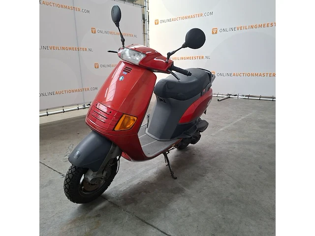 Motorscooter, piaggio, skr 125 - afbeelding 18 van  23