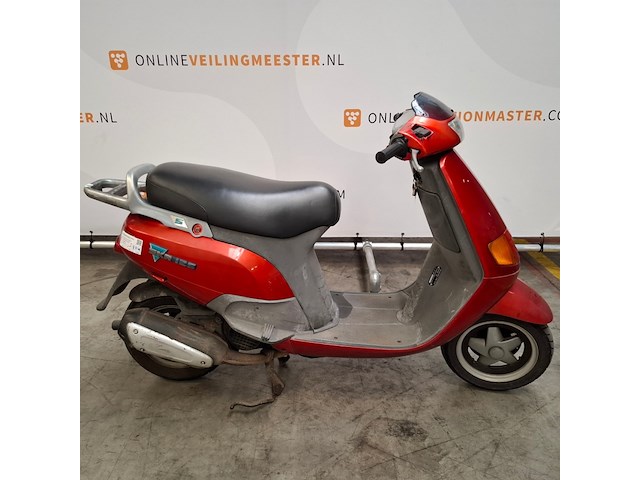 Motorscooter, piaggio, skr125 - afbeelding 1 van  30