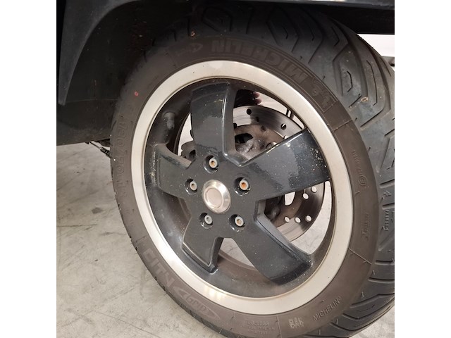 Motorscooter, piaggio, vespa gts 300, 2019 - afbeelding 26 van  29