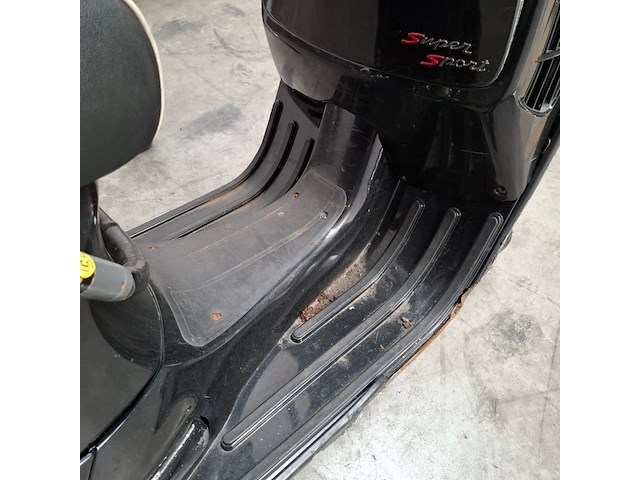 Motorscooter, piaggio, vespa scooter gts 125 i.e. super, 2012 - afbeelding 7 van  35